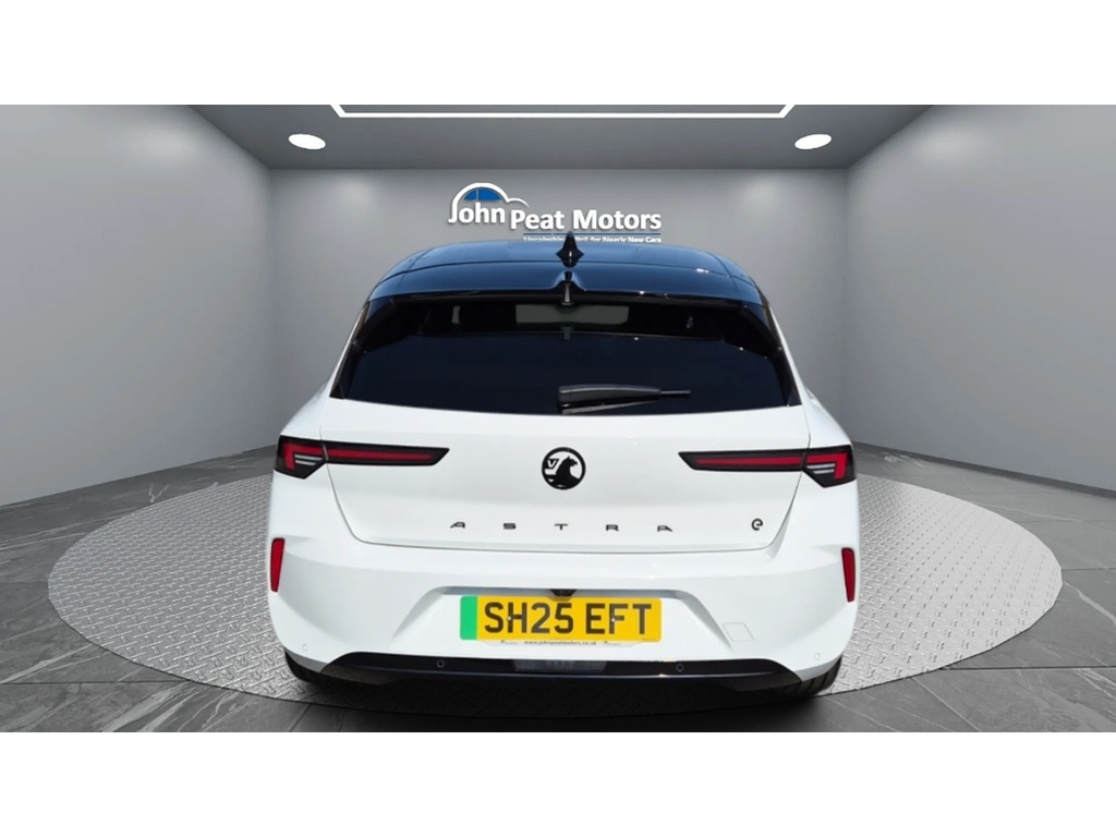 Vauxhall Astra Ultimate White #6