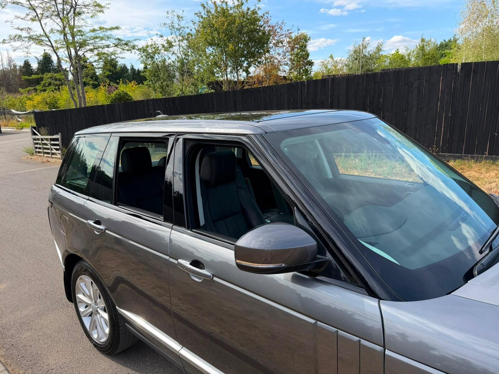 Land Rover Range Rover 3.0 Tdv6 258Hp Vogue White #50