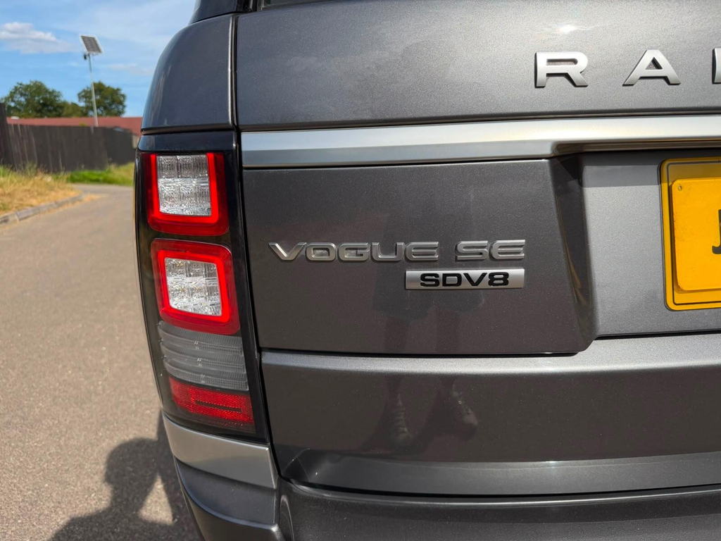 Land Rover Range Rover 3.0 Tdv6 258Hp Vogue White #9