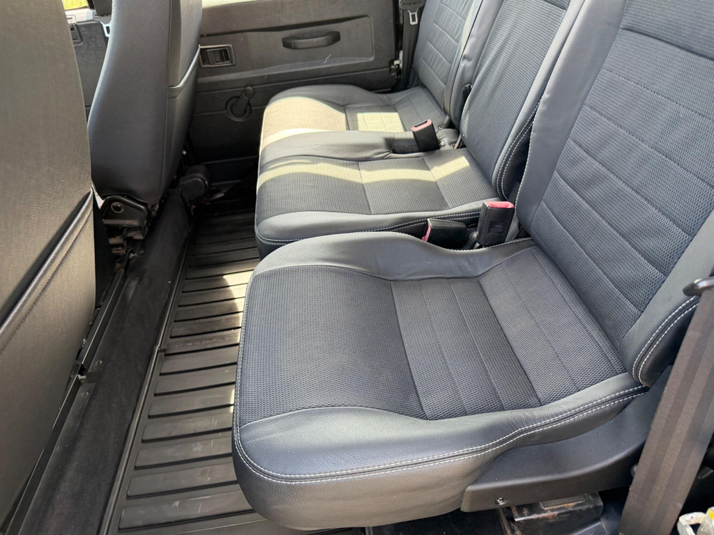 Land Rover Defender 110 Tdci Xs Silver #18