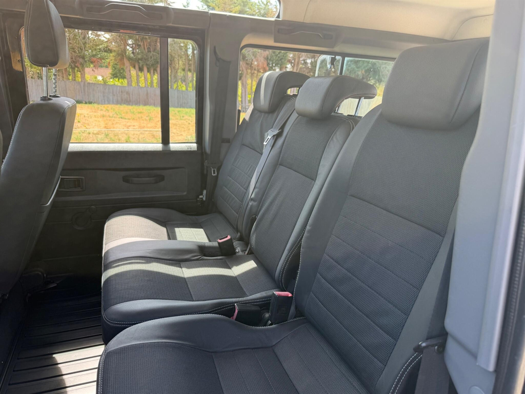 Land Rover Defender 110 Tdci Xs Silver #25