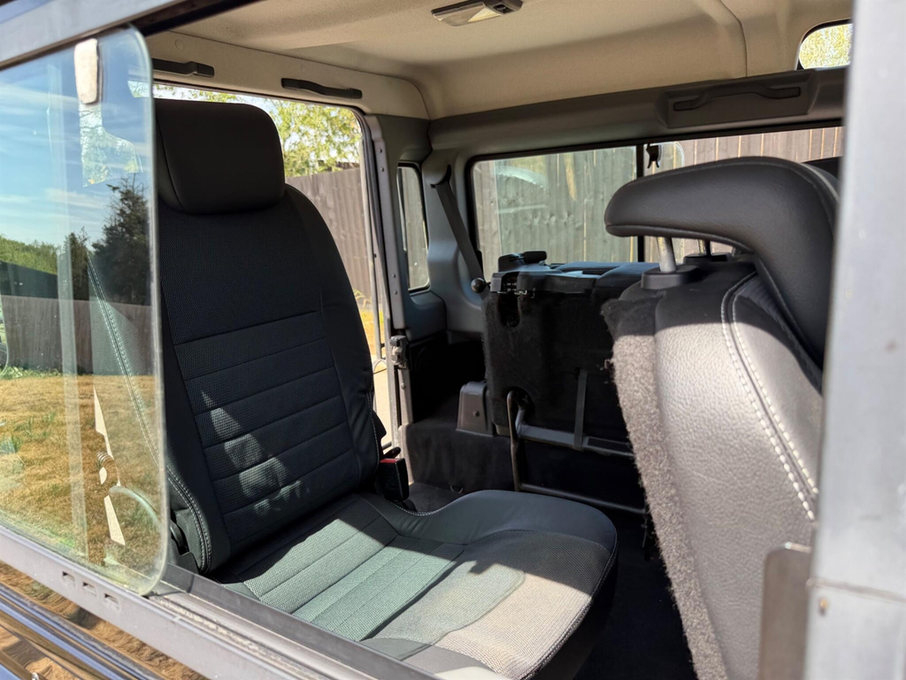 Land Rover Defender 110 Tdci Xs Silver #30