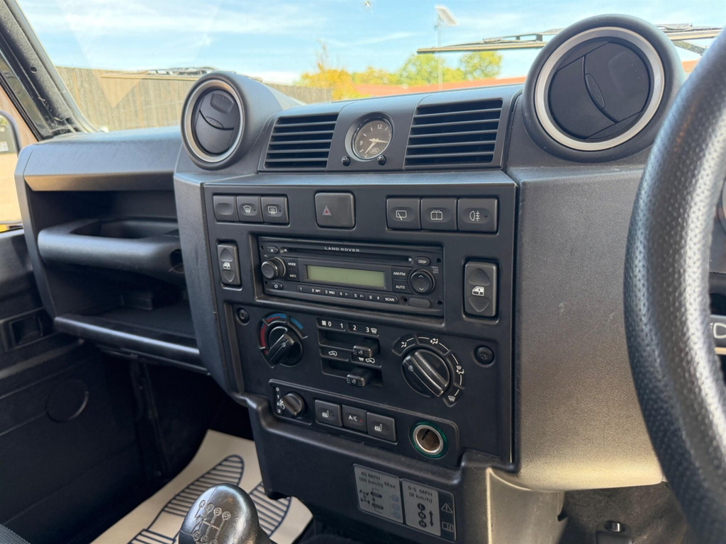 Land Rover Defender 110 Tdci Xs Silver #15