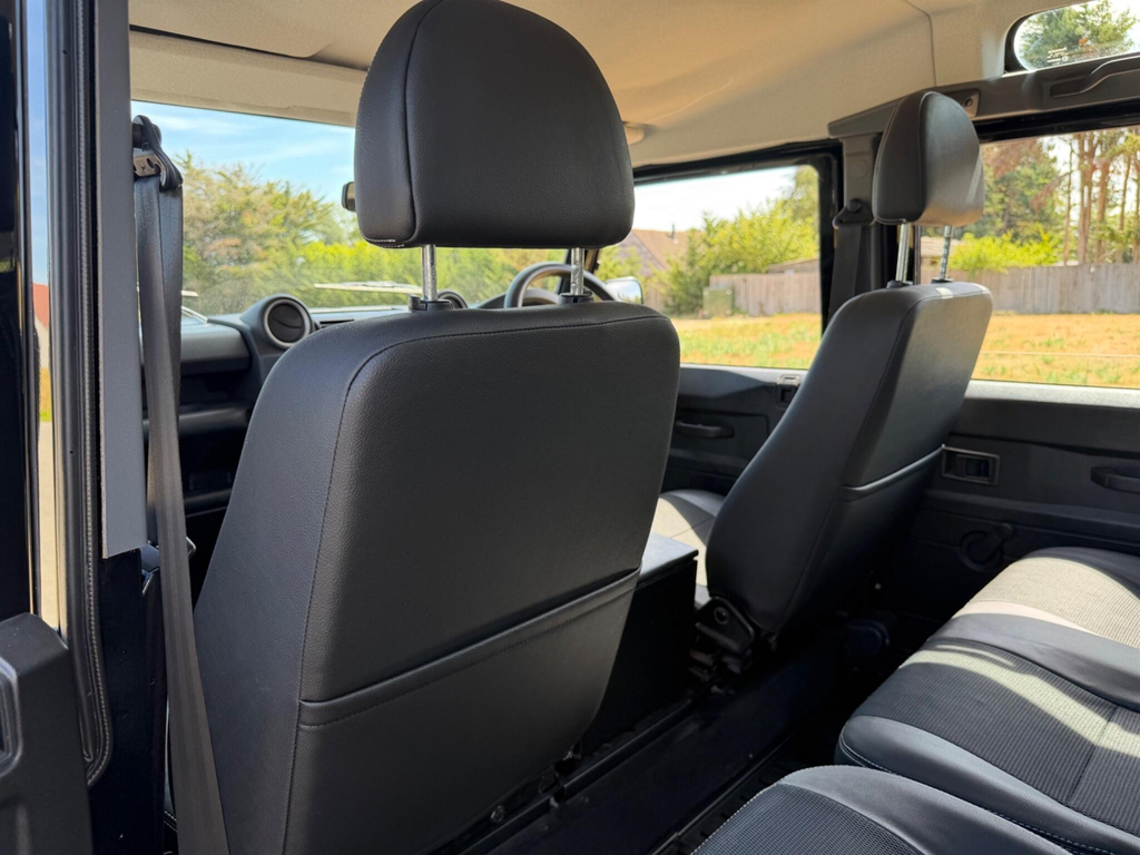 Land Rover Defender 110 Tdci Xs Silver #26