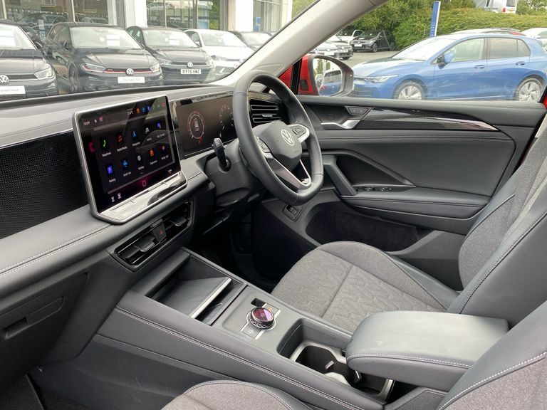 Volkswagen Tiguan 1.5 Etsi 150 Match Dsg DU24ANX Red #2