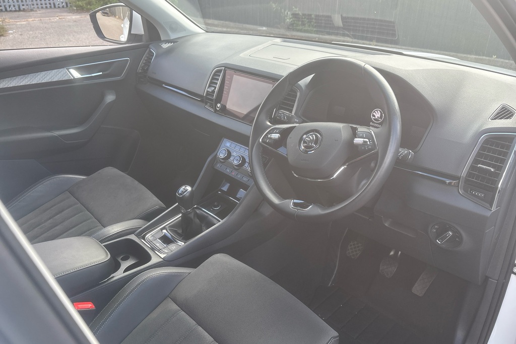 Skoda Karoq 1.0 Tsi Se L White #6