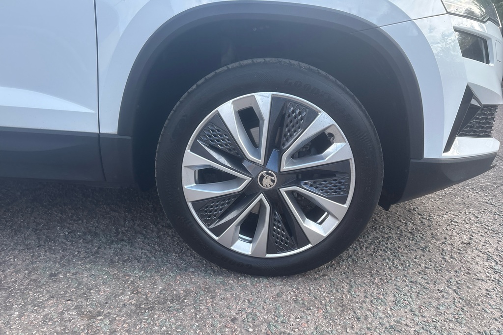 Skoda Karoq 1.0 Tsi Se L White #5