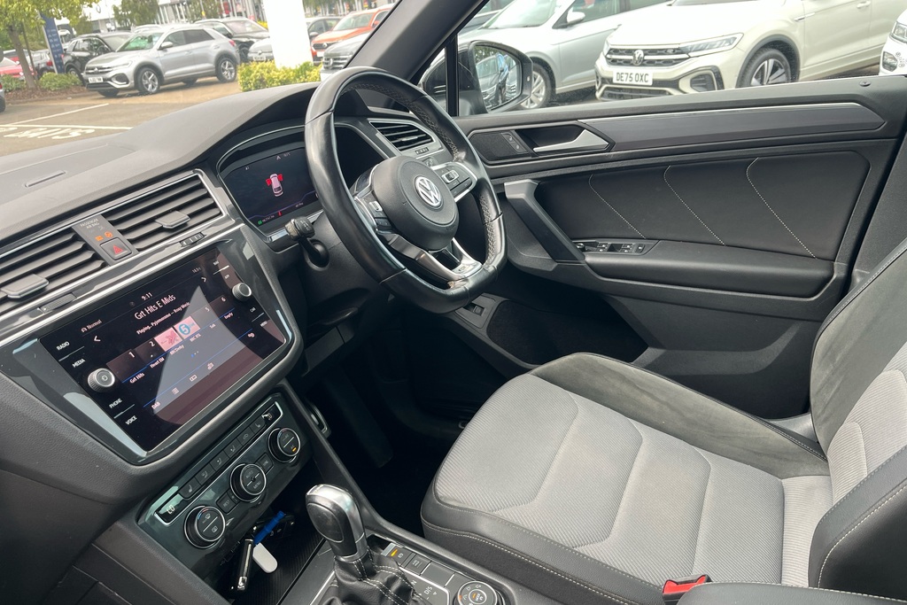 Volkswagen Tiguan 2.0 Tdi 190 4Motion R-line Tech Dsg BG19BNE Black #2