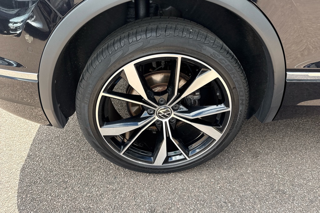 Volkswagen Tiguan 2.0 Tdi 4Motion R-line Dsg CF21YRN Black #5