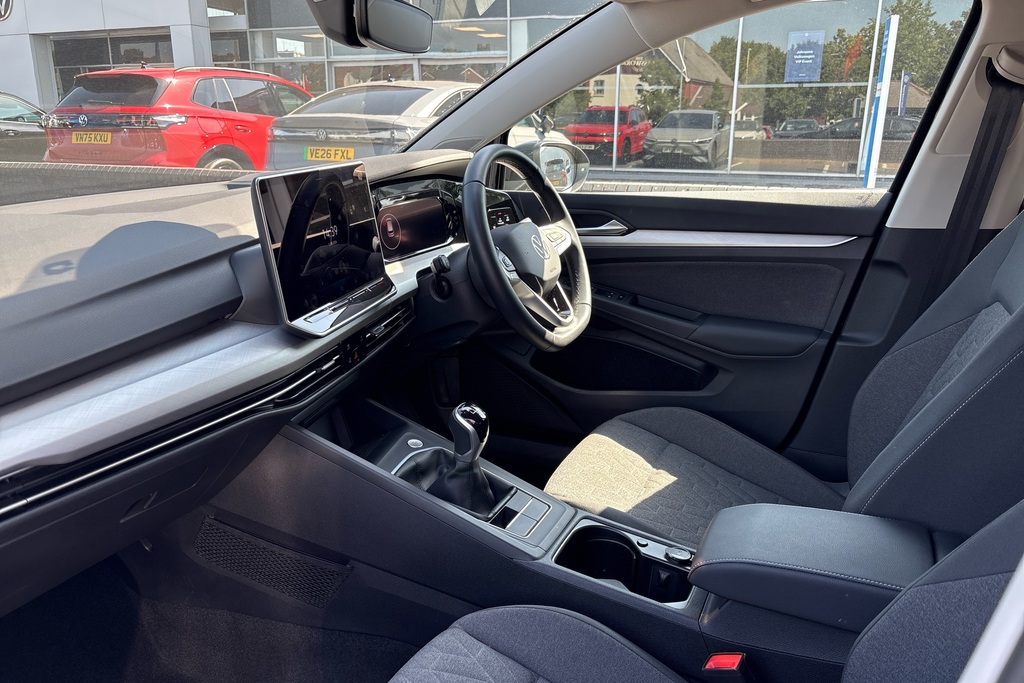 Volkswagen Golf 1.5 Tsi Match Black #2