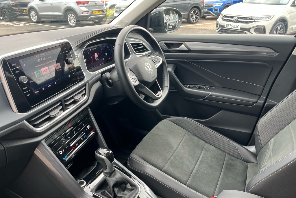 Volkswagen T-Roc 2.0 Tdi 150 Evo Style Dsg GD25HTJ Black #2