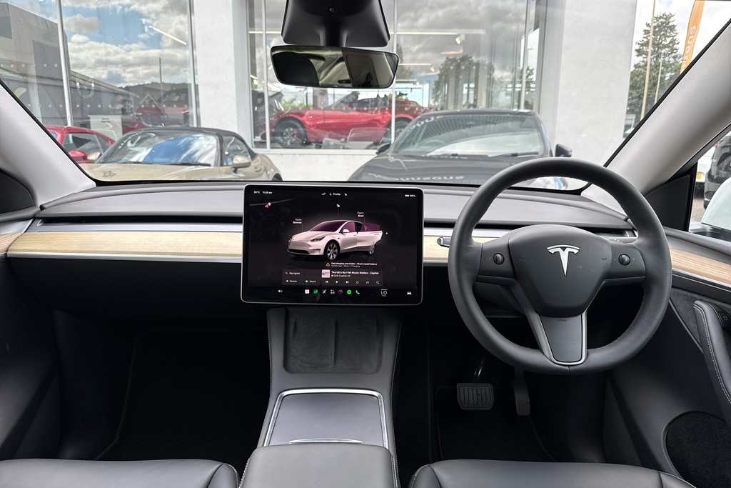 Tesla Model Y Long Range Awd LA23YJW White #3