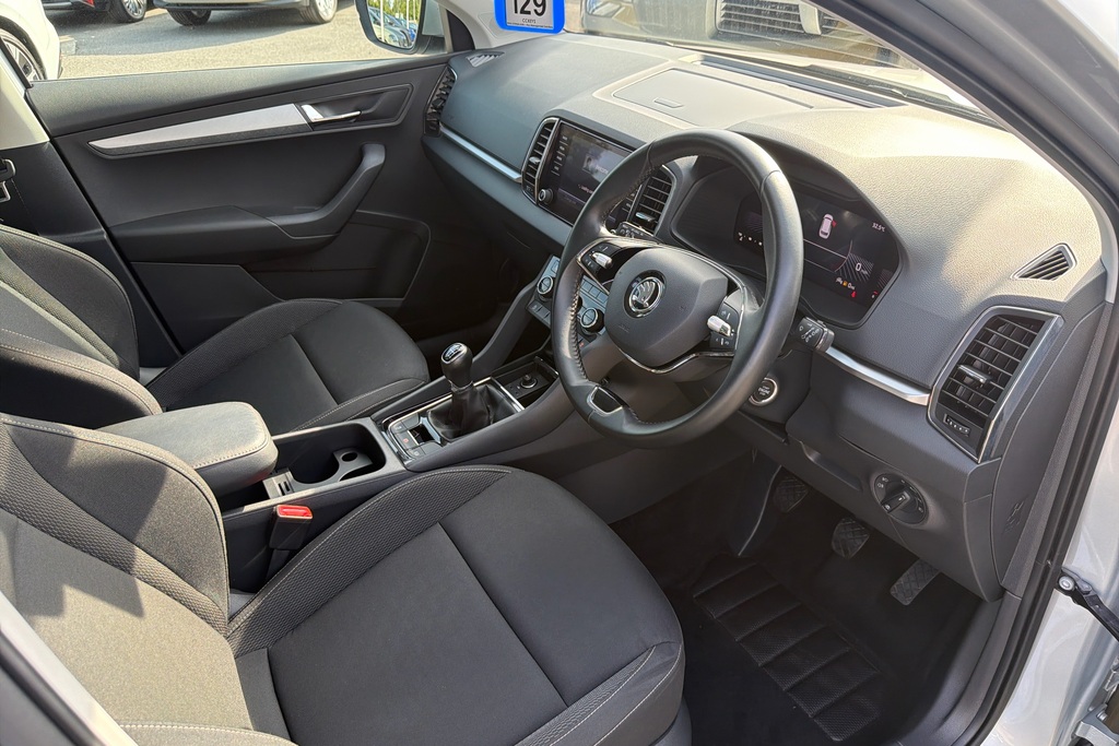 Skoda Karoq 1.0 Tsi Se Drive Silver #6