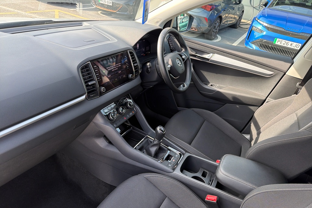 Skoda Karoq 1.0 Tsi Se Drive Silver #2