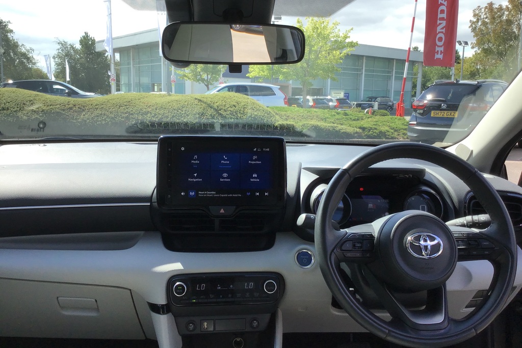 Toyota Yaris 1.5 Hybrid Excel Cvt KW72OAG Grey #3
