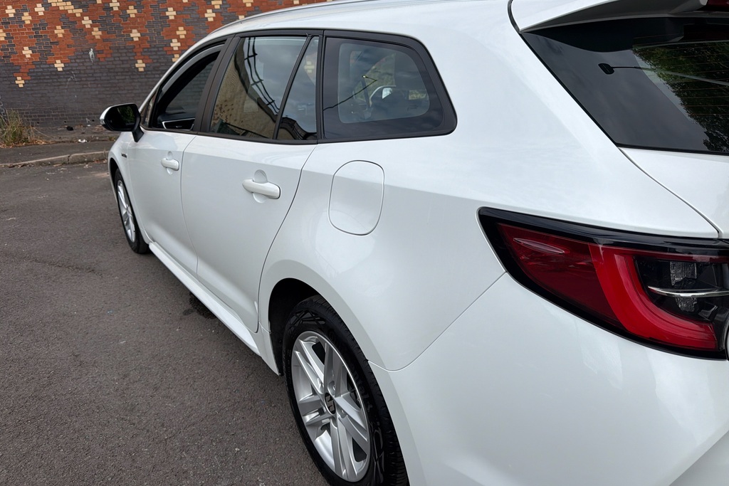 Suzuki Swace Swace Ultra Hybrid White #40
