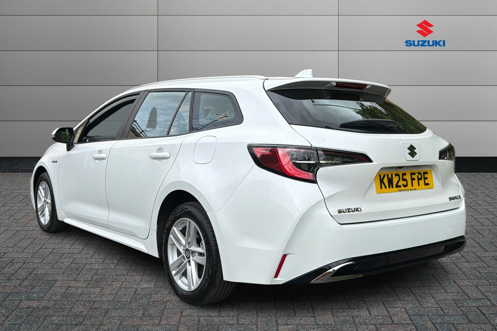 Suzuki Swace 1.8 Hybrid Motion Cvt White #2