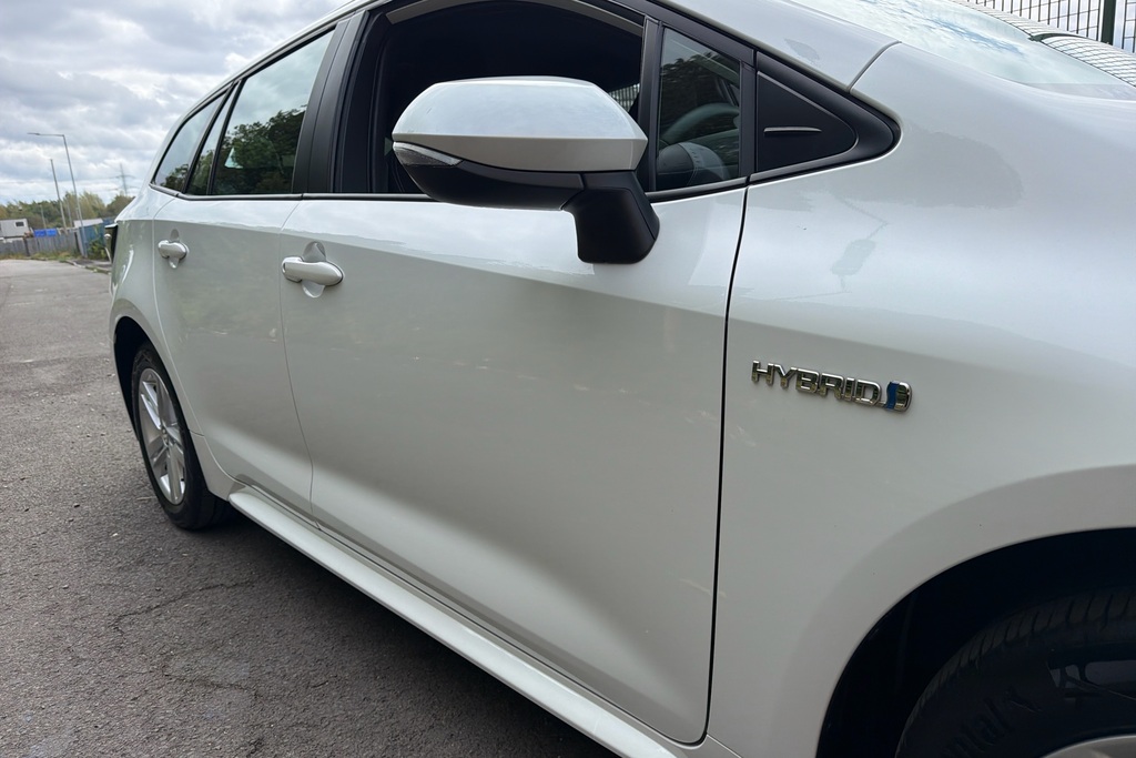 Suzuki Swace Swace Ultra Hybrid White #32