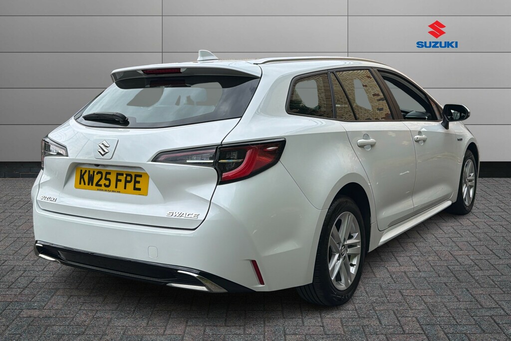 Suzuki Swace 1.8 Hybrid Motion Cvt White #5