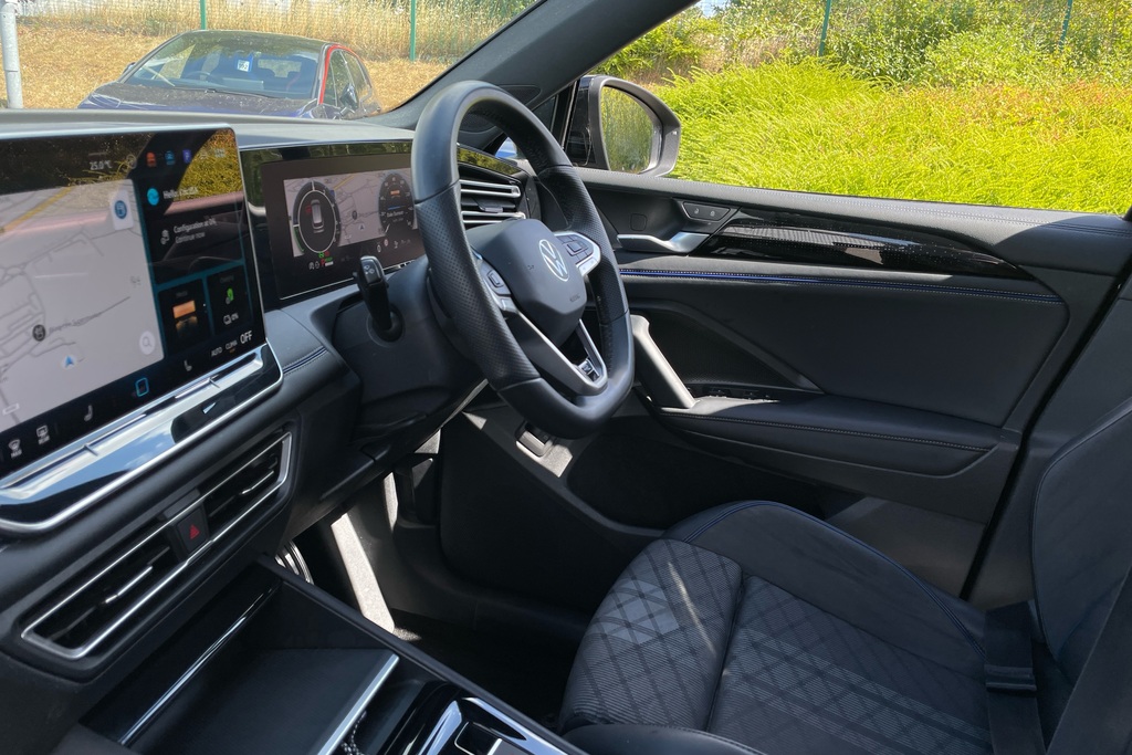 Volkswagen Tiguan 1.5 Tsi Ehybrid R-line Dsg WJ25KCV Black #2