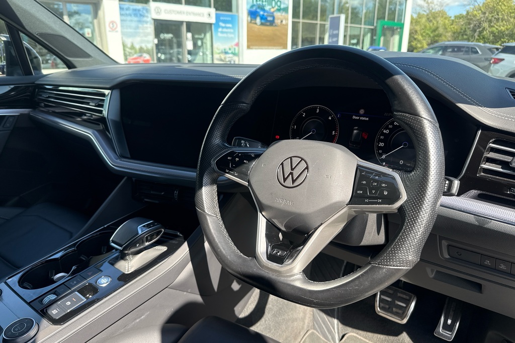 Volkswagen Touareg 3.0 V6 Tdi 4Motion Black Edition Tip CF21NMZ White #6