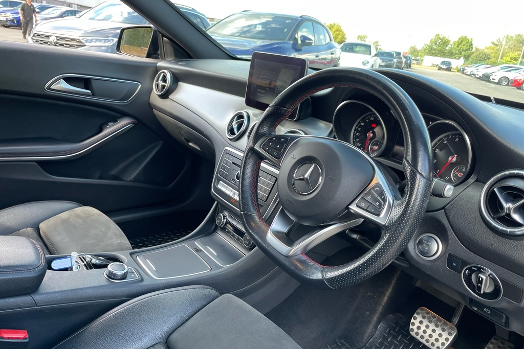 Mercedes-Benz CLA Class Cla 200 Amg Line Night Edition Tip CF68HLH Black #6