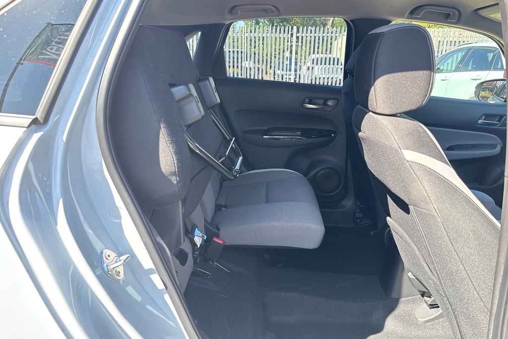 Honda Jazz 1.5 I-mmd Ex Ecvt White #32