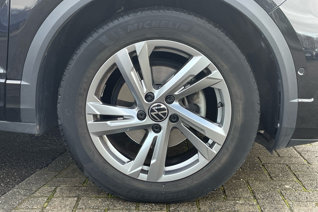Volkswagen T-Roc 1.5 Tsi R-line NL72LNT Black #5
