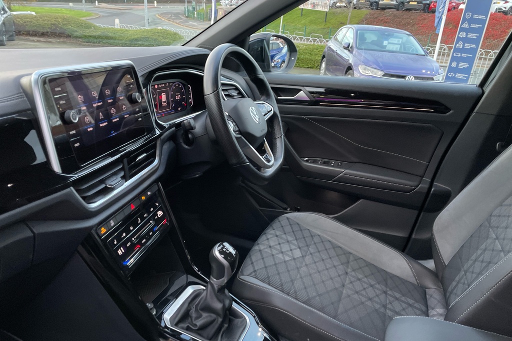 Volkswagen T-Roc 1.5 Tsi R-line NL72LNT Black #2
