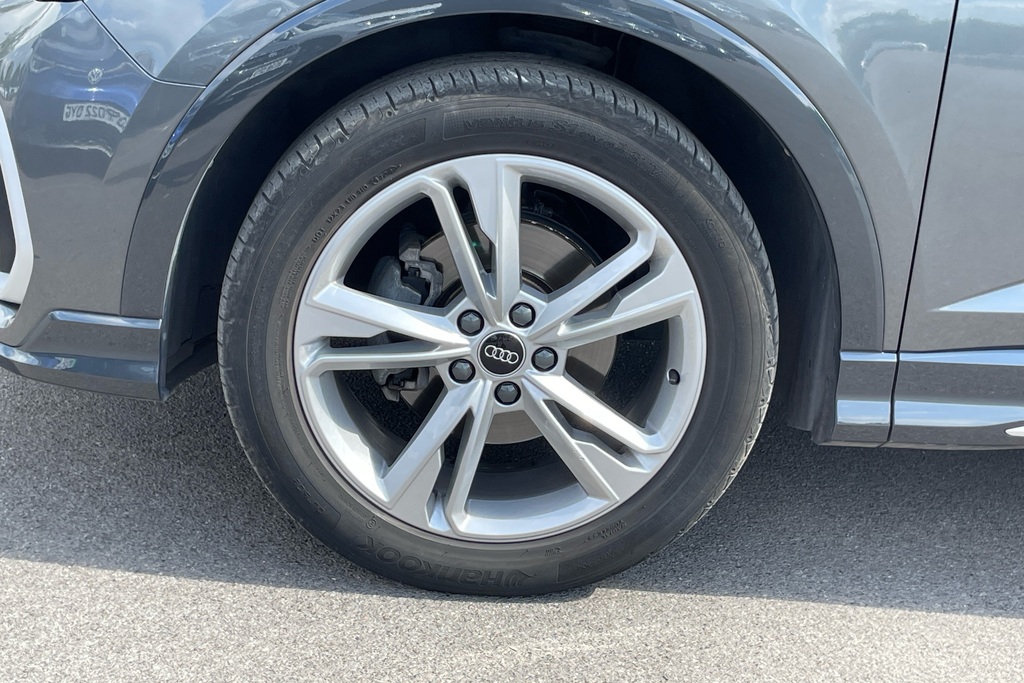 Audi Q3 35 Tfsi Black Edition S Tronic #20