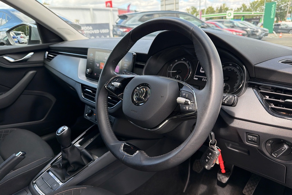 Skoda Scala 1.0 Tsi 110 Se Silver #6