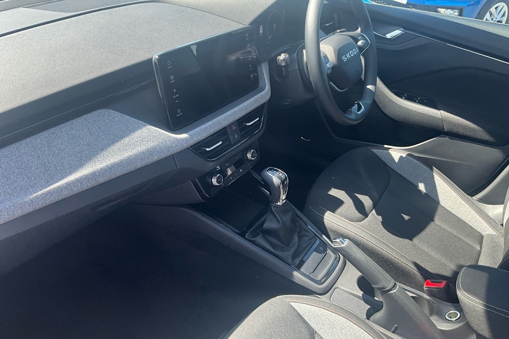 Skoda Scala 1.0 Tsi 116 Se Edition Dsg White #2