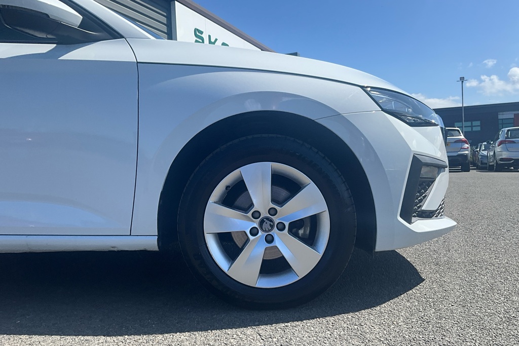 Skoda Scala 1.0 Tsi 116 Se Edition Dsg White #5