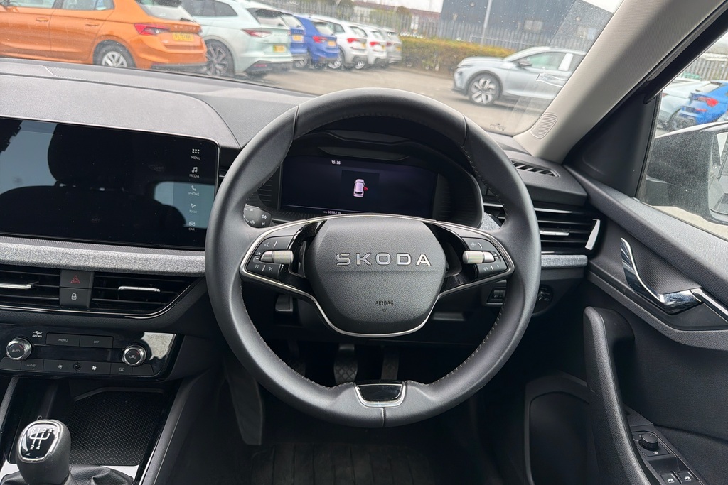 Skoda Kamiq Se Edition White #25