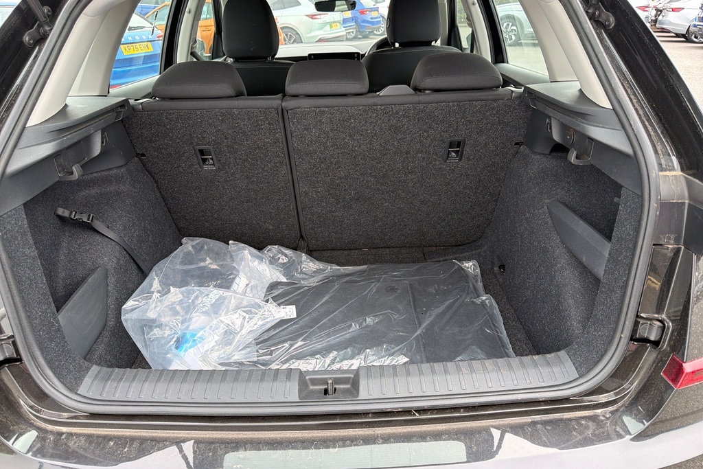 Skoda Kamiq Se Edition White #16