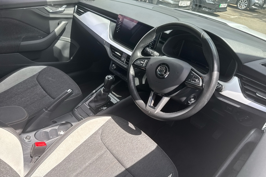 Skoda Kamiq 1.5 Tsi Se L Dsg White #6