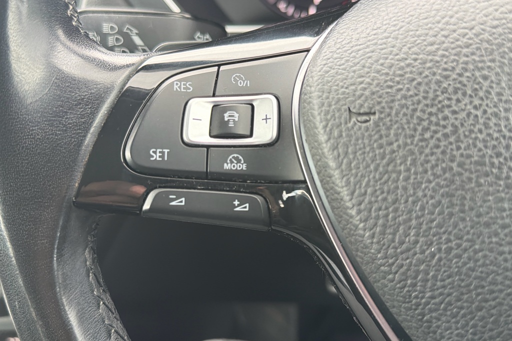Volkswagen Tiguan Allspace White #22