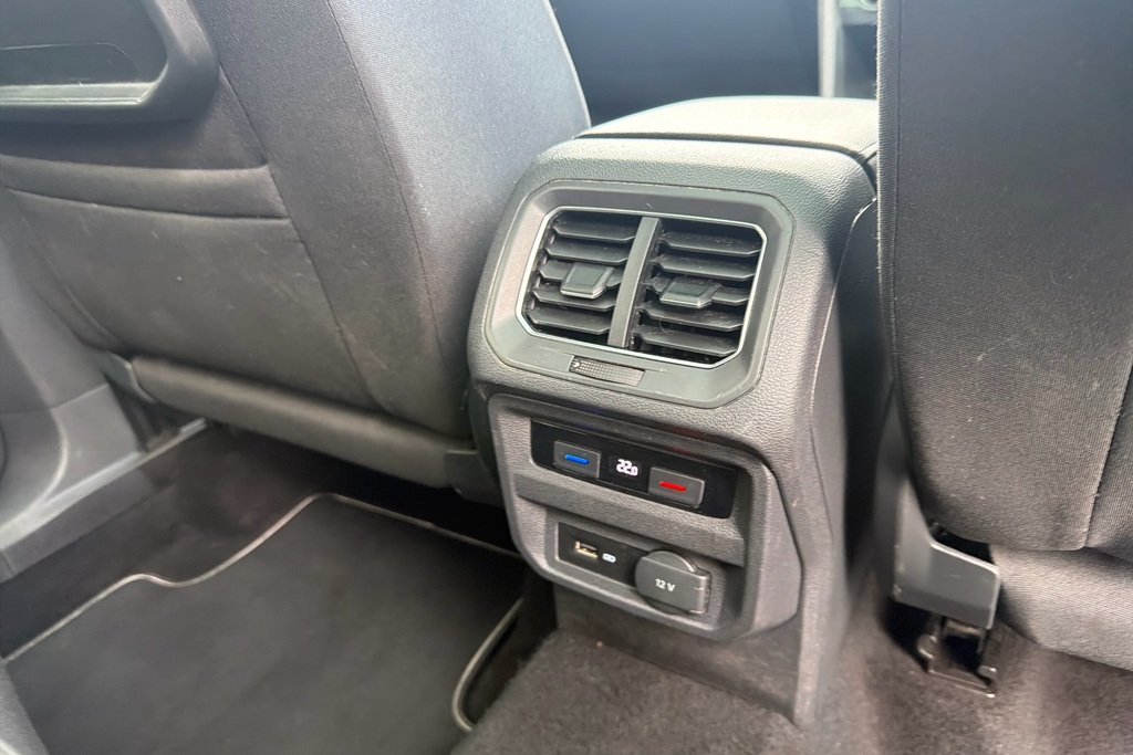 Volkswagen Tiguan Allspace White #41