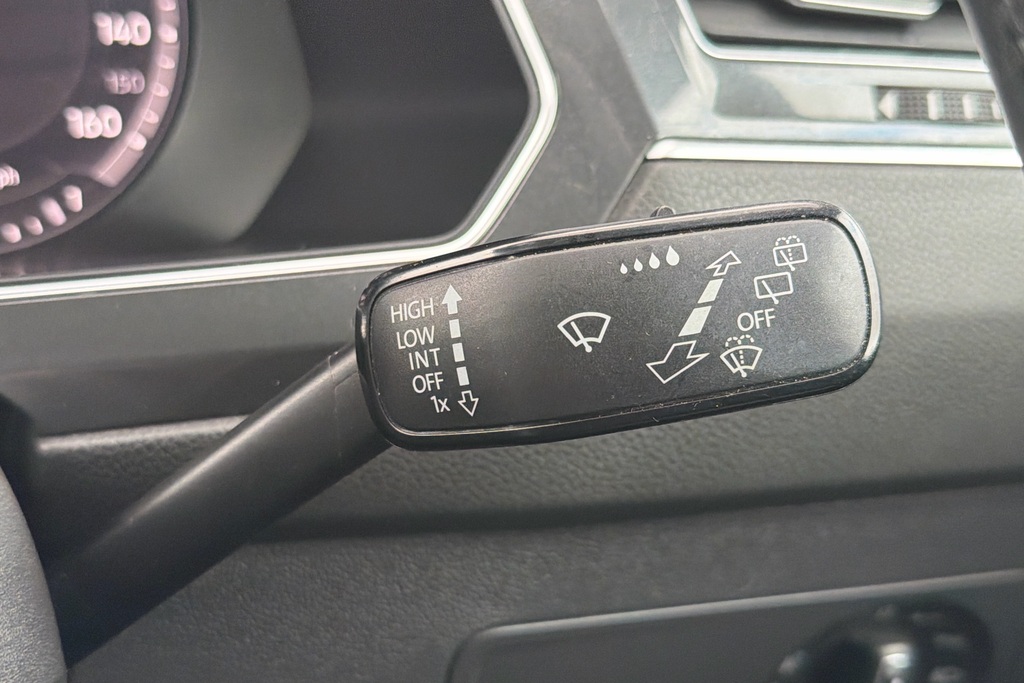 Volkswagen Tiguan Allspace White #21