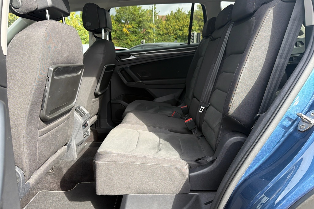 Volkswagen Tiguan Allspace White #12