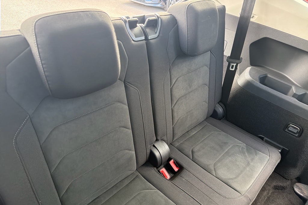 Volkswagen Tiguan Allspace White #46
