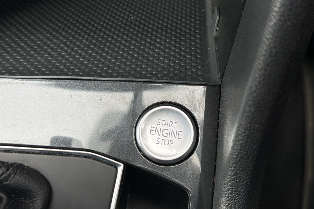 Volkswagen Tiguan Allspace White #19