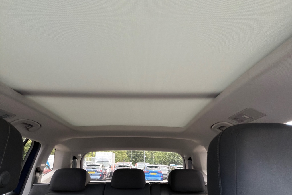 Volkswagen Tiguan Allspace White #35