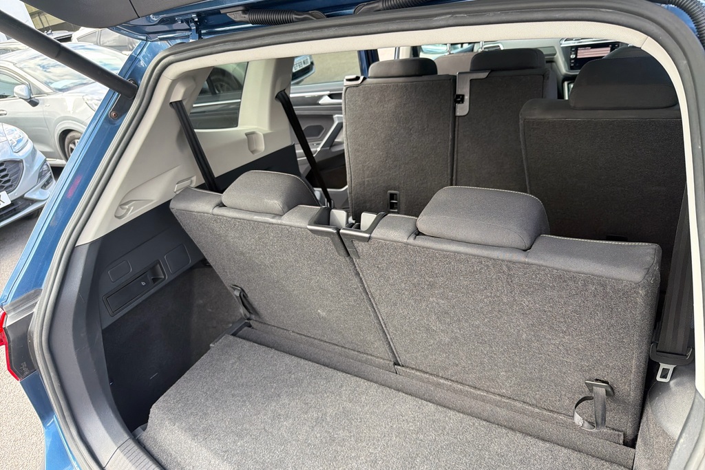 Volkswagen Tiguan Allspace White #47