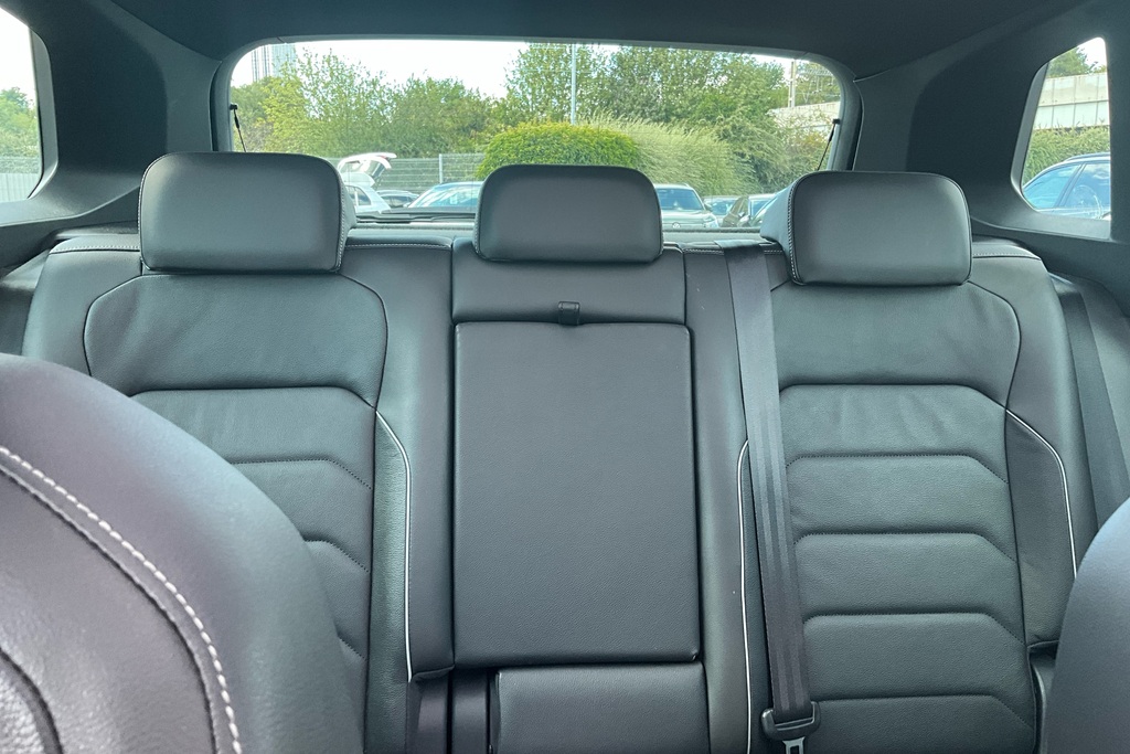 Volkswagen Tiguan Match Black #37