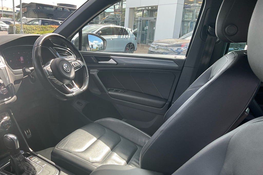 Volkswagen Tiguan Match Black #16