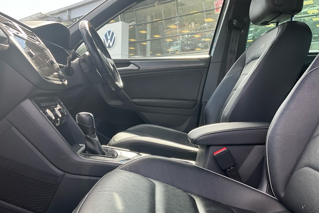 Volkswagen Tiguan Match Black #13
