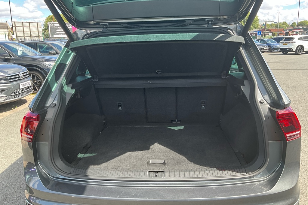 Volkswagen Tiguan Match Black #12