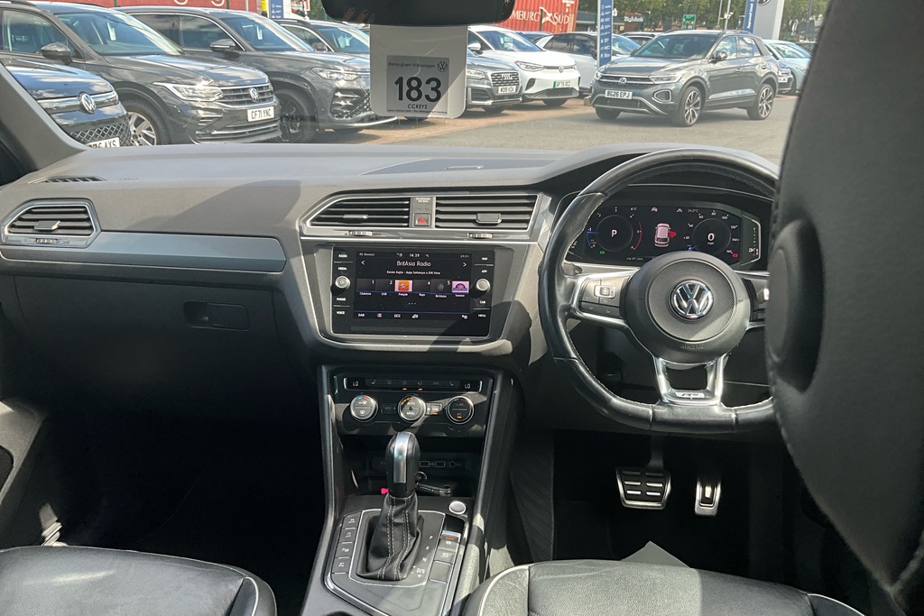 Volkswagen Tiguan Match Black #8