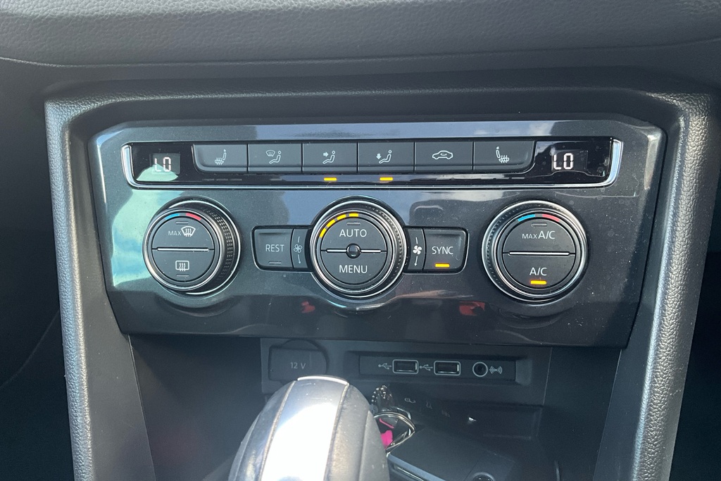 Volkswagen Tiguan Match Black #53
